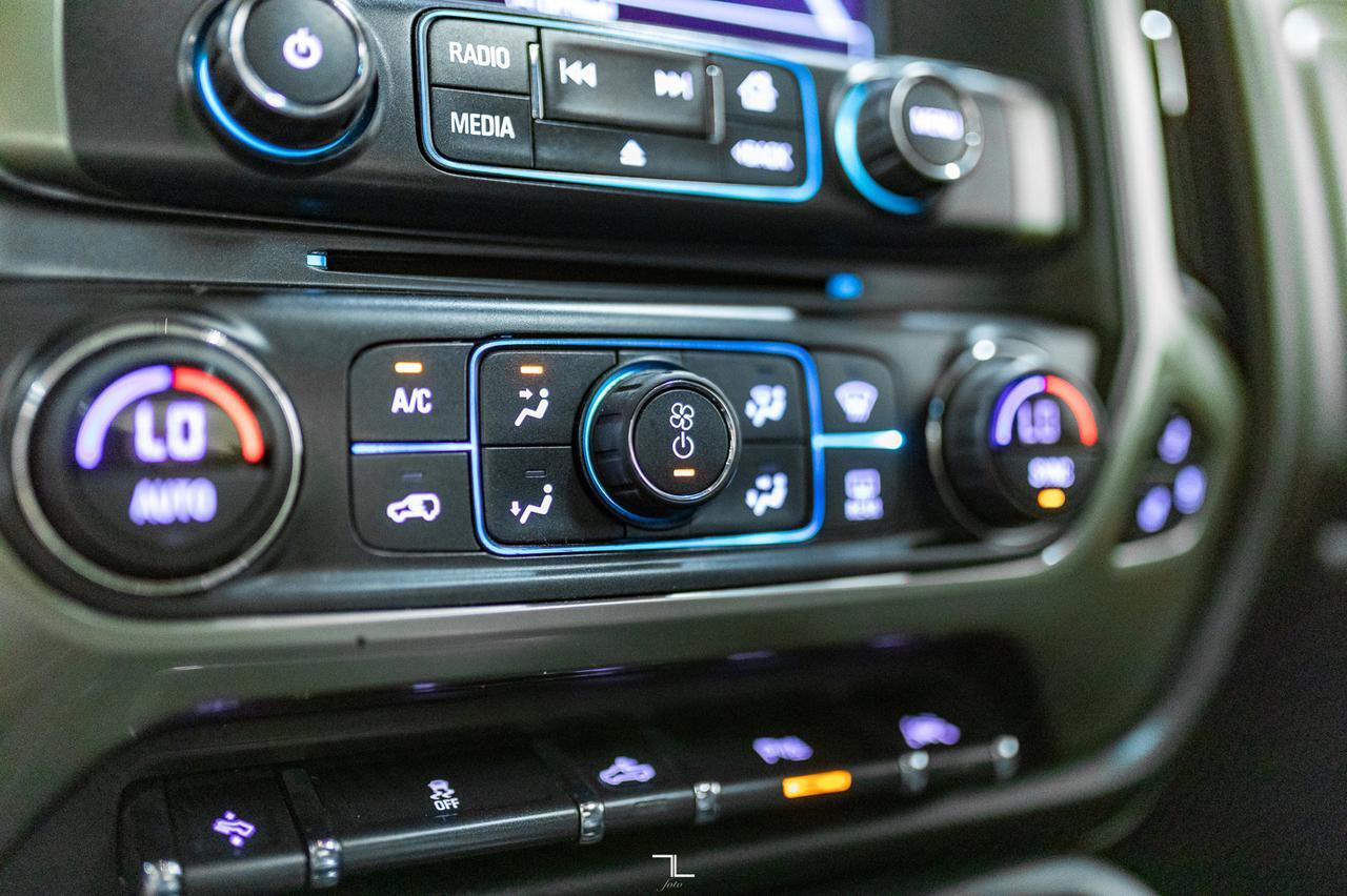 2017 Chevrolet Silverado 1500 4x4 Crew Cab High Country Leather Roof Nav Lift Red Deer AB