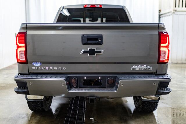 2017 Chevrolet Silverado 1500 4x4 Crew Cab High Country Leather Roof Nav Lift Red Deer AB