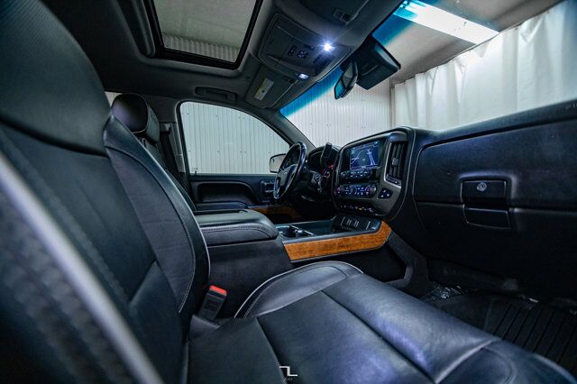 2017 Chevrolet Silverado 1500 4x4 Crew Cab High Country Leather Roof Nav Lift Red Deer AB