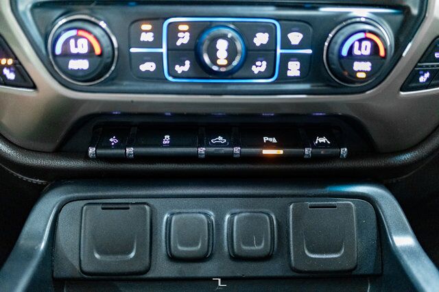 2017 Chevrolet Silverado 1500 4x4 Crew Cab High Country Leather Roof Nav Lift Red Deer AB