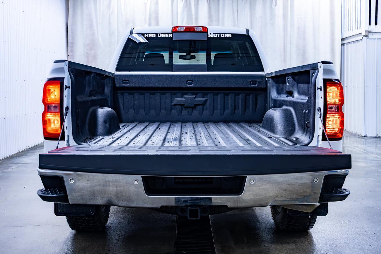 2017 Chevrolet Silverado 1500 4x4 Crew Cab LT Bcam Pseat 6.5FT Box Red Deer AB