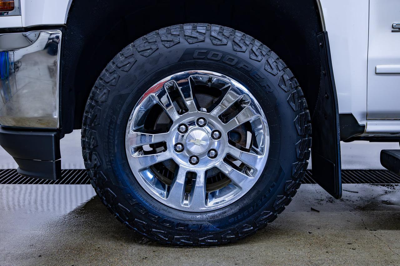 2017 Chevrolet Silverado 1500 4x4 Crew Cab LT Bcam Pseat 6.5FT Box Red Deer AB