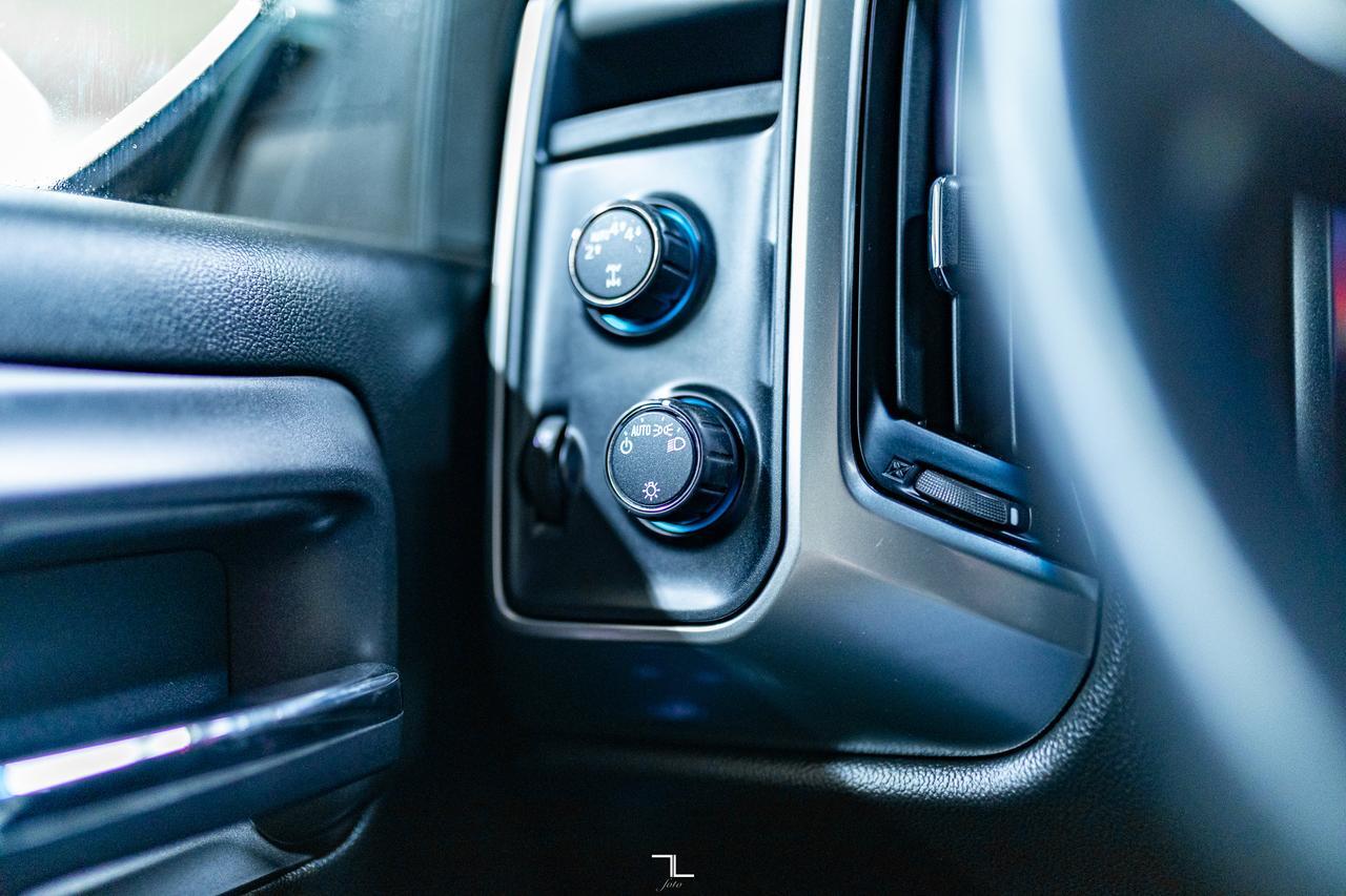 2017 Chevrolet Silverado 1500 4x4 Crew Cab LT PSeat BCam Red Deer AB