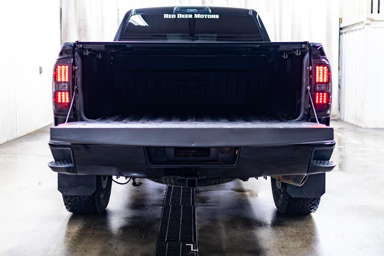2017 Chevrolet Silverado 1500 4x4 Crew Cab LT Z71 BCam Lift Kit Red Deer AB