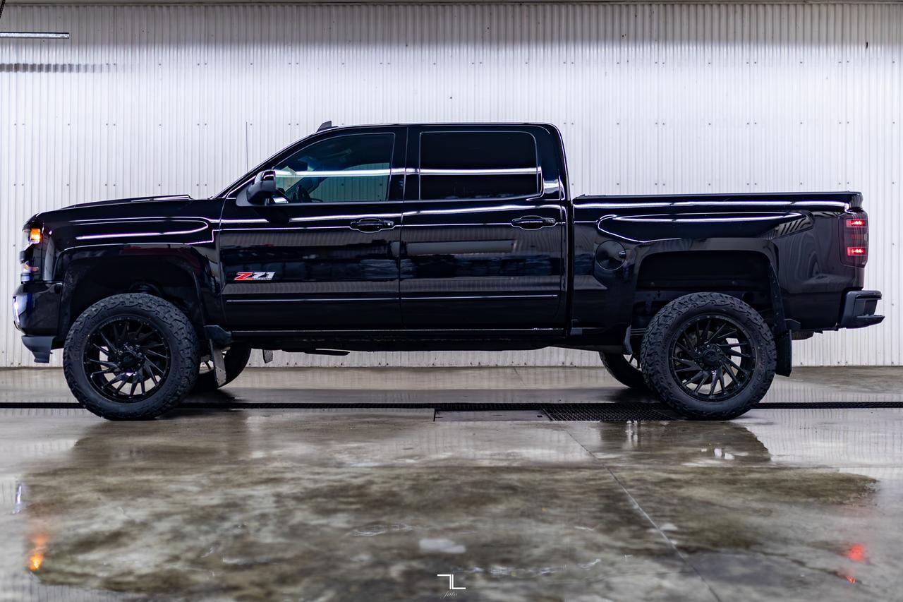 2017 Chevrolet Silverado 1500 4x4 Crew Cab LT Z71 BCam Lift Kit Red Deer AB