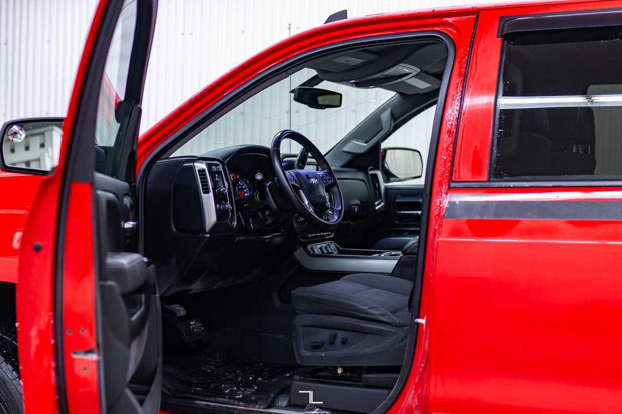 2017 Chevrolet Silverado 1500 4x4 Crew Cab LT Z71 BCam Red Deer AB