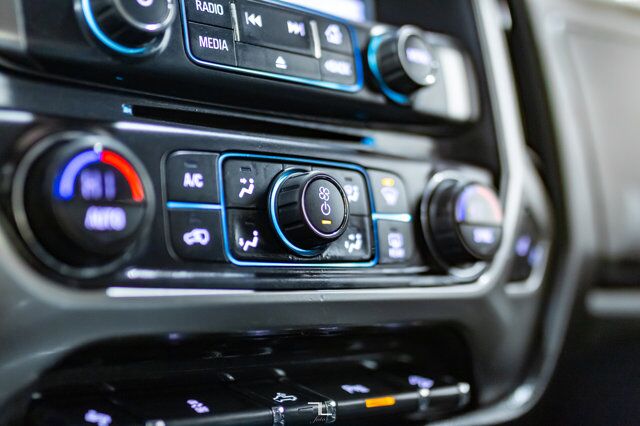 2017 Chevrolet Silverado 1500 4x4 Crew Cab LT Z71 BCam Red Deer AB