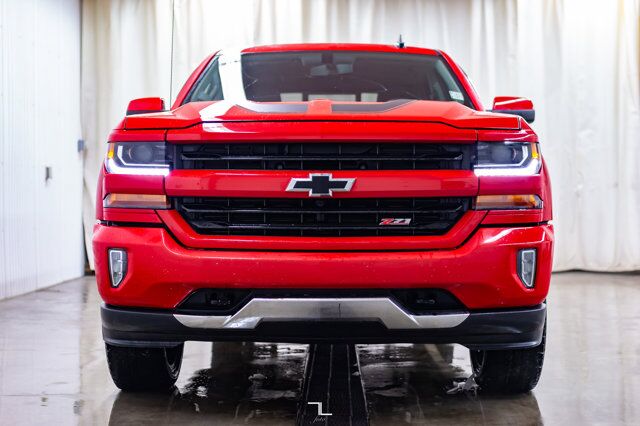 2017 Chevrolet Silverado 1500 4x4 Crew Cab LT Z71 BCam Red Deer AB