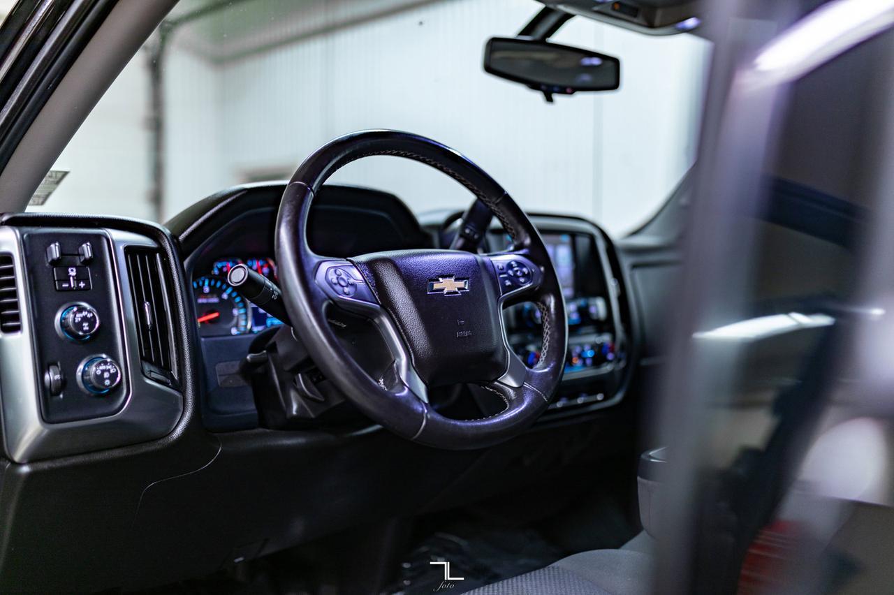 2017 Chevrolet Silverado 1500 4x4 Crew Cab LT Z71 BCam Red Deer AB