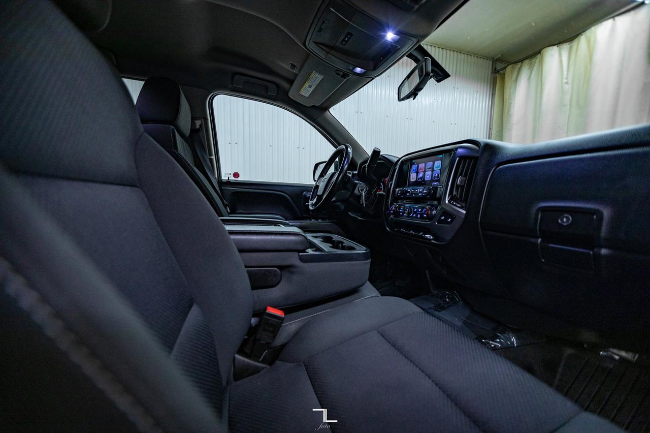 2017 Chevrolet Silverado 1500 4x4 Crew Cab LT Z71 BCam Red Deer AB