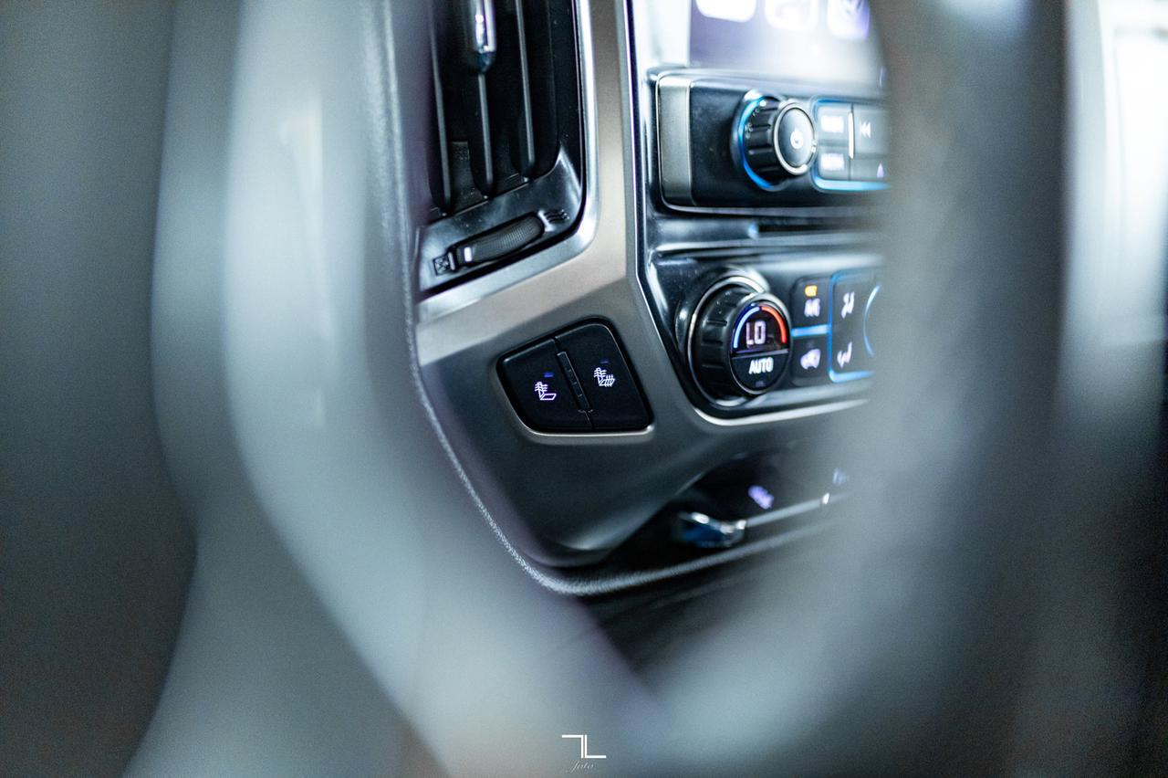 2017 Chevrolet Silverado 1500 4x4 Crew Cab LT Z71 BCam Red Deer AB