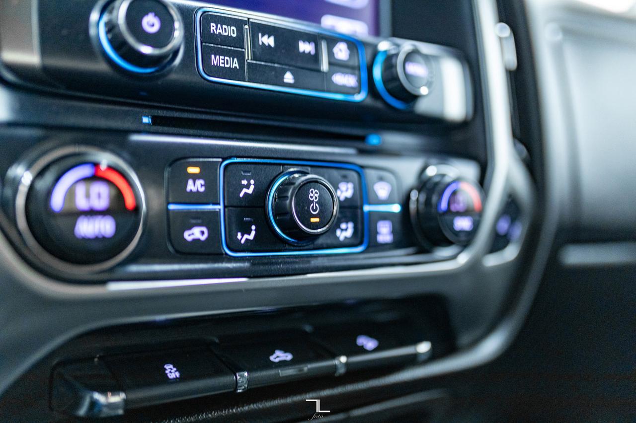 2017 Chevrolet Silverado 1500 4x4 Crew Cab LT Z71 BCam Red Deer AB