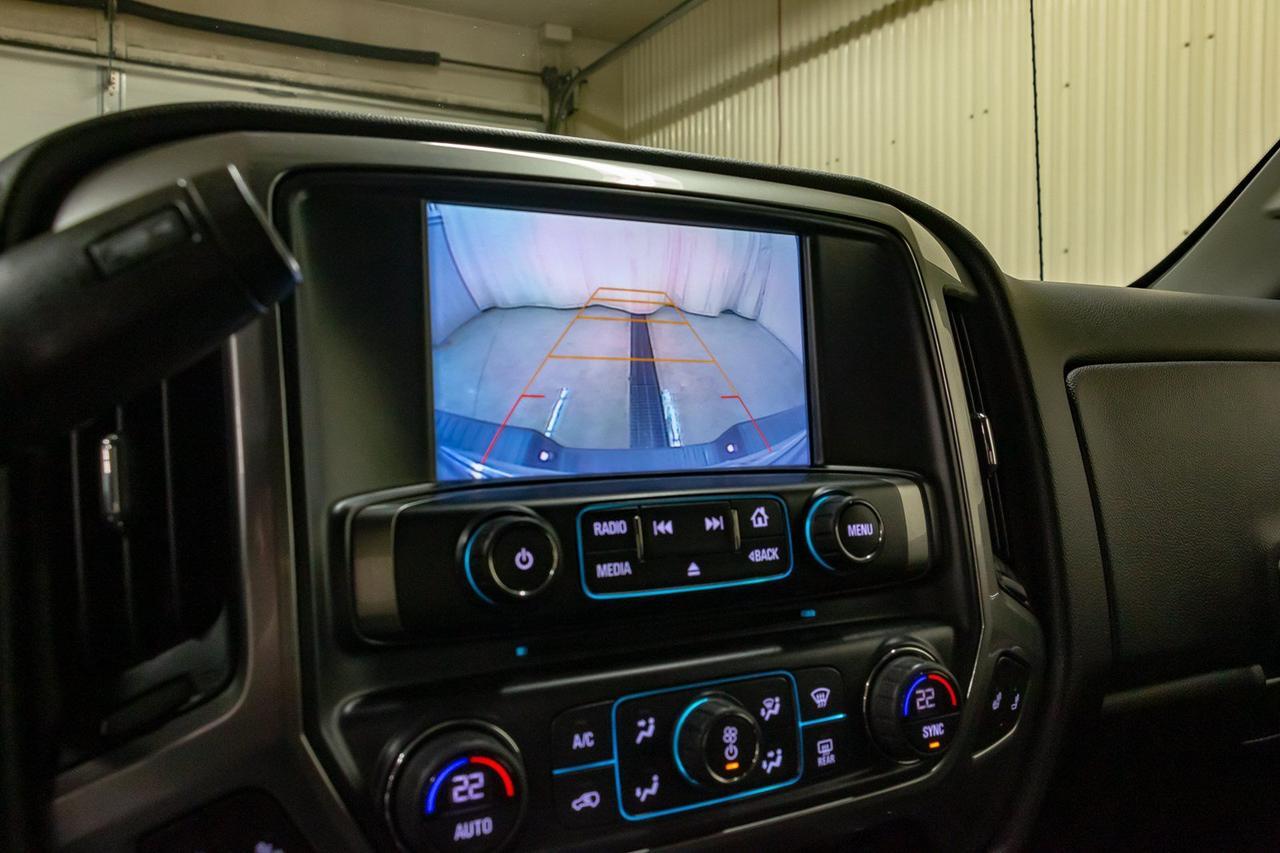 2017 Chevrolet Silverado 1500 4x4 Crew Cab LT Z71 BCam Red Deer AB