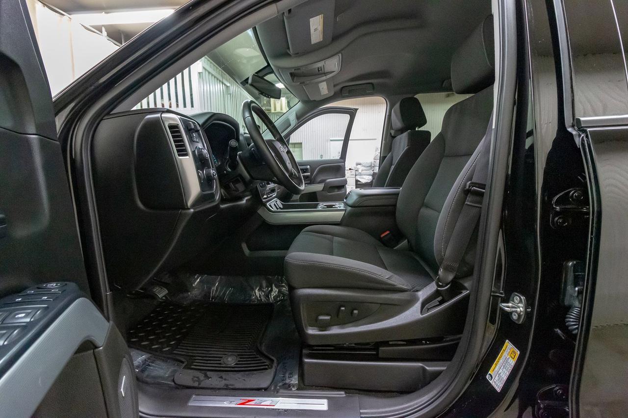 2017 Chevrolet Silverado 1500 4x4 Crew Cab LT Z71 BCam Red Deer AB