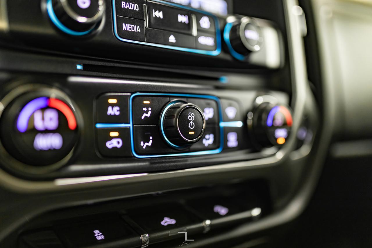 2017 Chevrolet Silverado 1500 4x4 Crew Cab LT Z71 Leather BCam Red Deer AB