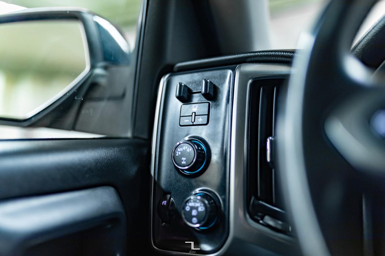 2017 Chevrolet Silverado 1500 4x4 Crew Cab LT Z71 Leather BCam Red Deer AB