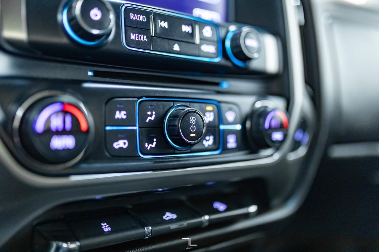 2017 Chevrolet Silverado 1500 4x4 Crew Cab LT Z71 Leather BCam Red Deer AB