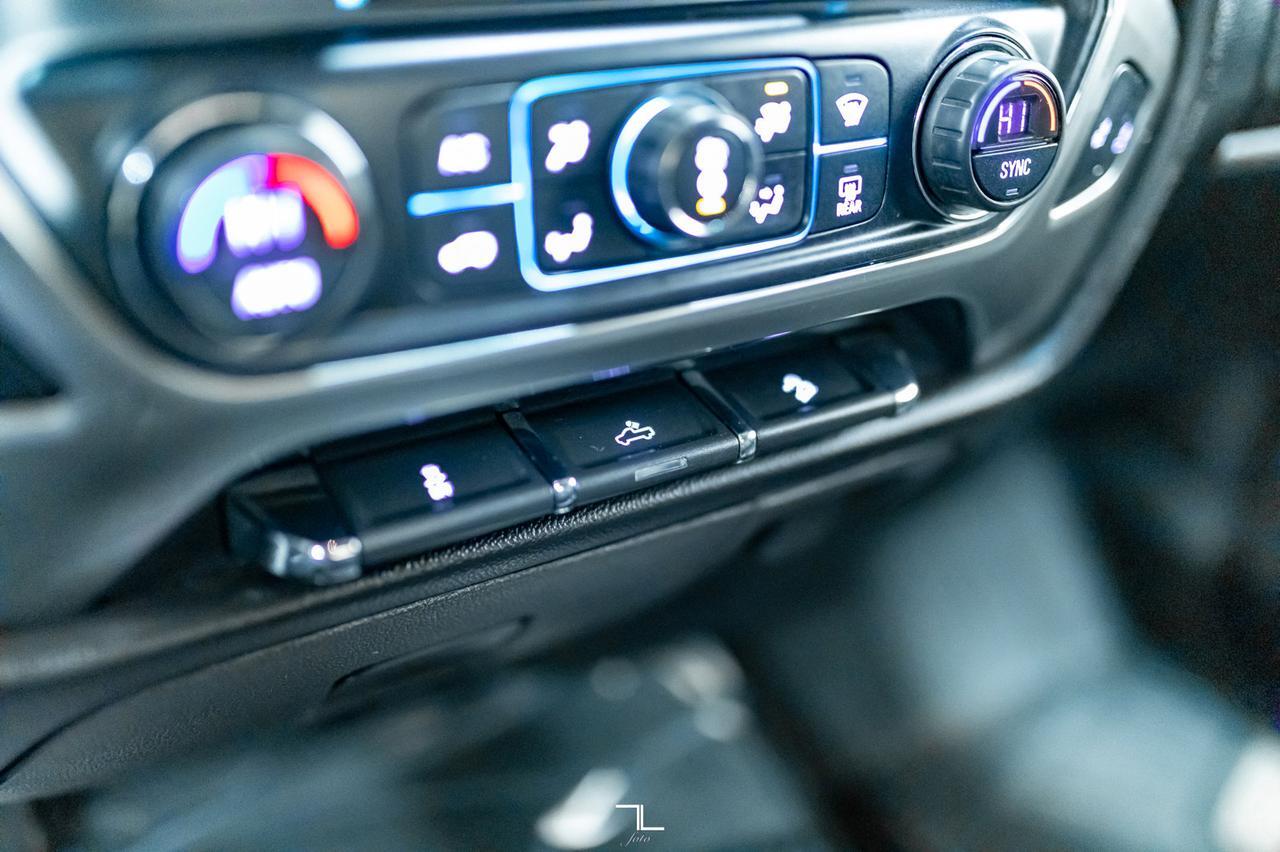 2017 Chevrolet Silverado 1500 4x4 Crew Cab LT Z71 Leather BCam Red Deer AB