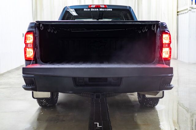 2017 Chevrolet Silverado 1500 4x4 Crew Cab LT Z71 Leather BCam Red Deer AB