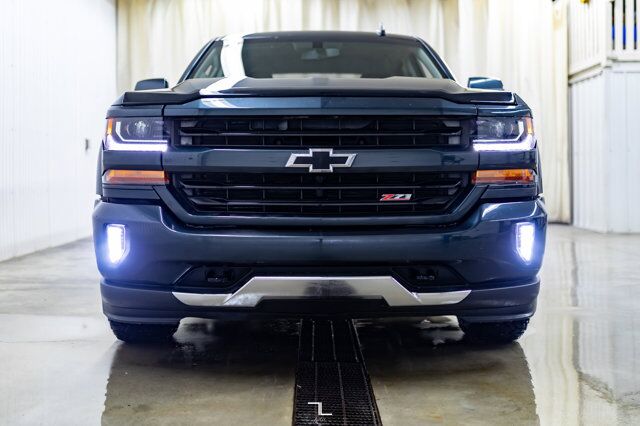 2017 Chevrolet Silverado 1500 4x4 Crew Cab LT Z71 Leather BCam Red Deer AB