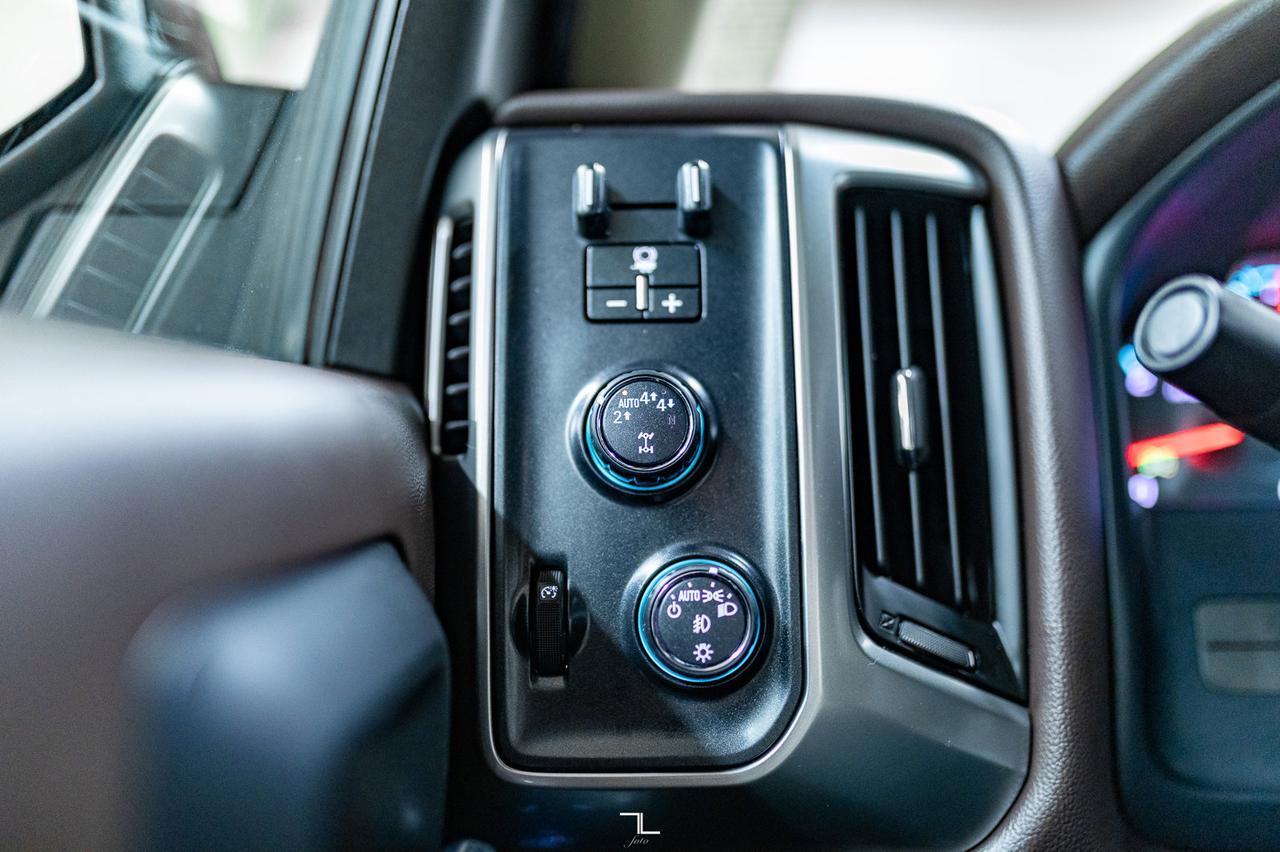 2017 Chevrolet Silverado 1500 4x4 Crew Cab LT Z71 Nav BCam Red Deer AB