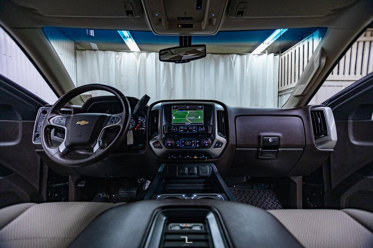 2017 Chevrolet Silverado 1500 4x4 Crew Cab LT Z71 Nav BCam Red Deer AB