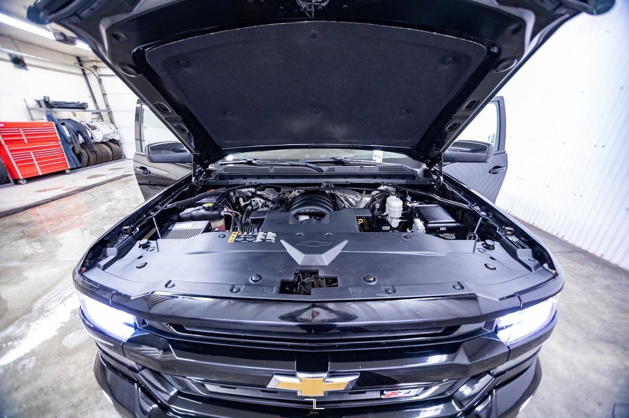 2017 Chevrolet Silverado 1500 4x4 Crew Cab LT Z71 Nav BCam Red Deer AB