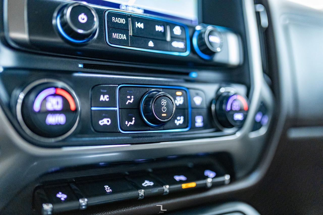 2017 Chevrolet Silverado 1500 4x4 Crew Cab LT Z71 Nav BCam Red Deer AB