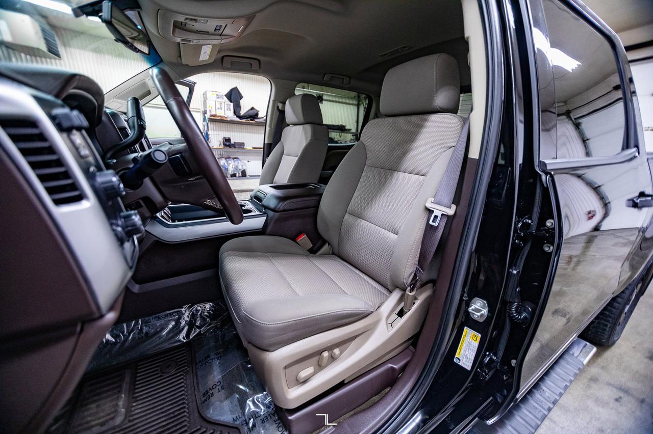 2017 Chevrolet Silverado 1500 4x4 Crew Cab LT Z71 Nav BCam Red Deer AB