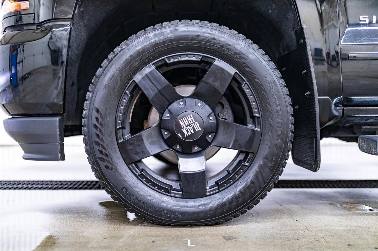 2017 Chevrolet Silverado 1500 4x4 Crew Cab LT Z71 Nav BCam Red Deer AB