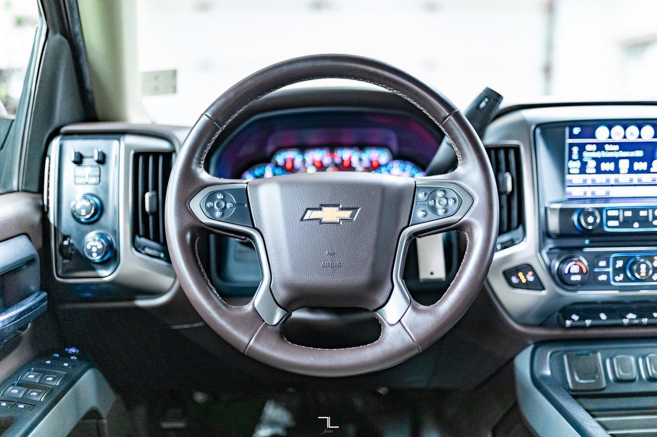 2017 Chevrolet Silverado 1500 4x4 Crew Cab LT Z71 Nav BCam Red Deer AB