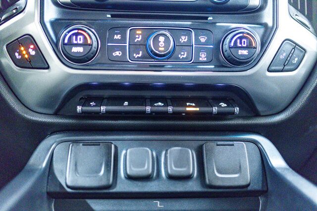 2017 Chevrolet Silverado 1500 4x4 Crew Cab LT Z71 True North PSeat BCam Red Deer AB