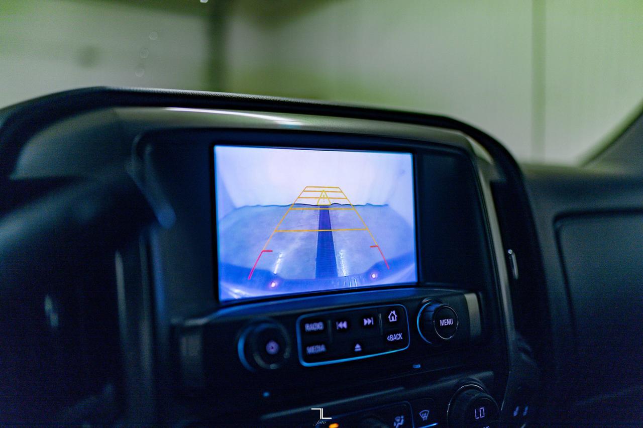 2017 Chevrolet Silverado 1500 4x4 Crew Cab LT Z71 True North PSeat BCam Red Deer AB