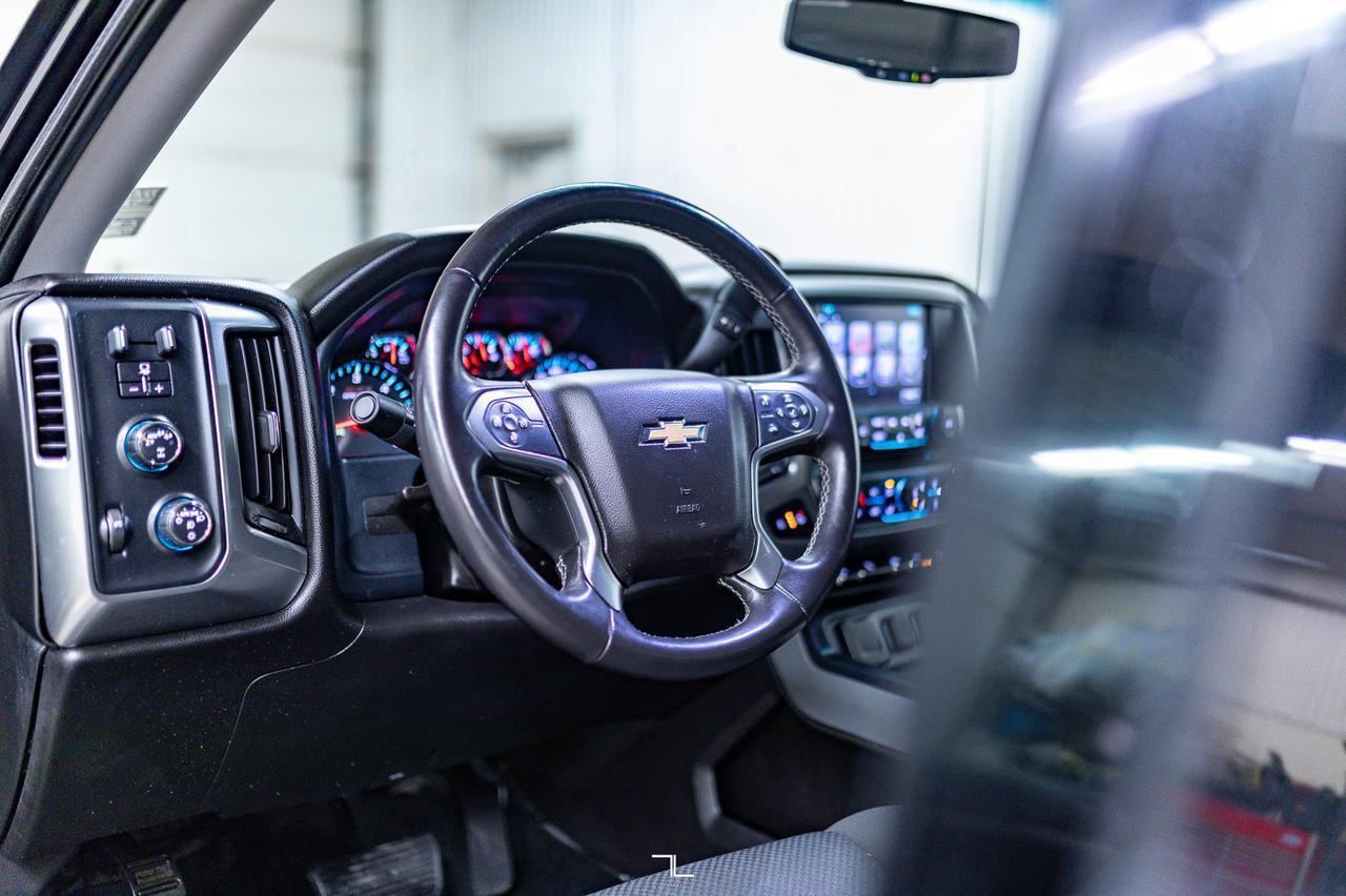 2017 Chevrolet Silverado 1500 4x4 Crew Cab LT Z71 True North PSeat BCam Red Deer AB