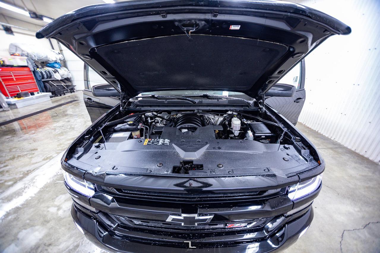 2017 Chevrolet Silverado 1500 4x4 Crew Cab LT Z71 True North PSeat BCam Red Deer AB