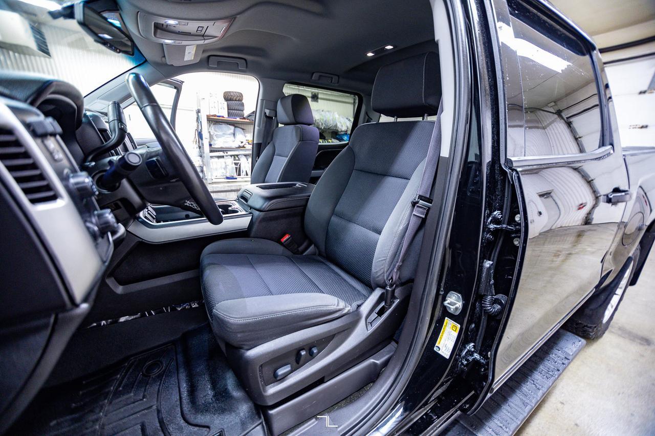 2017 Chevrolet Silverado 1500 4x4 Crew Cab LT Z71 True North PSeat BCam Red Deer AB