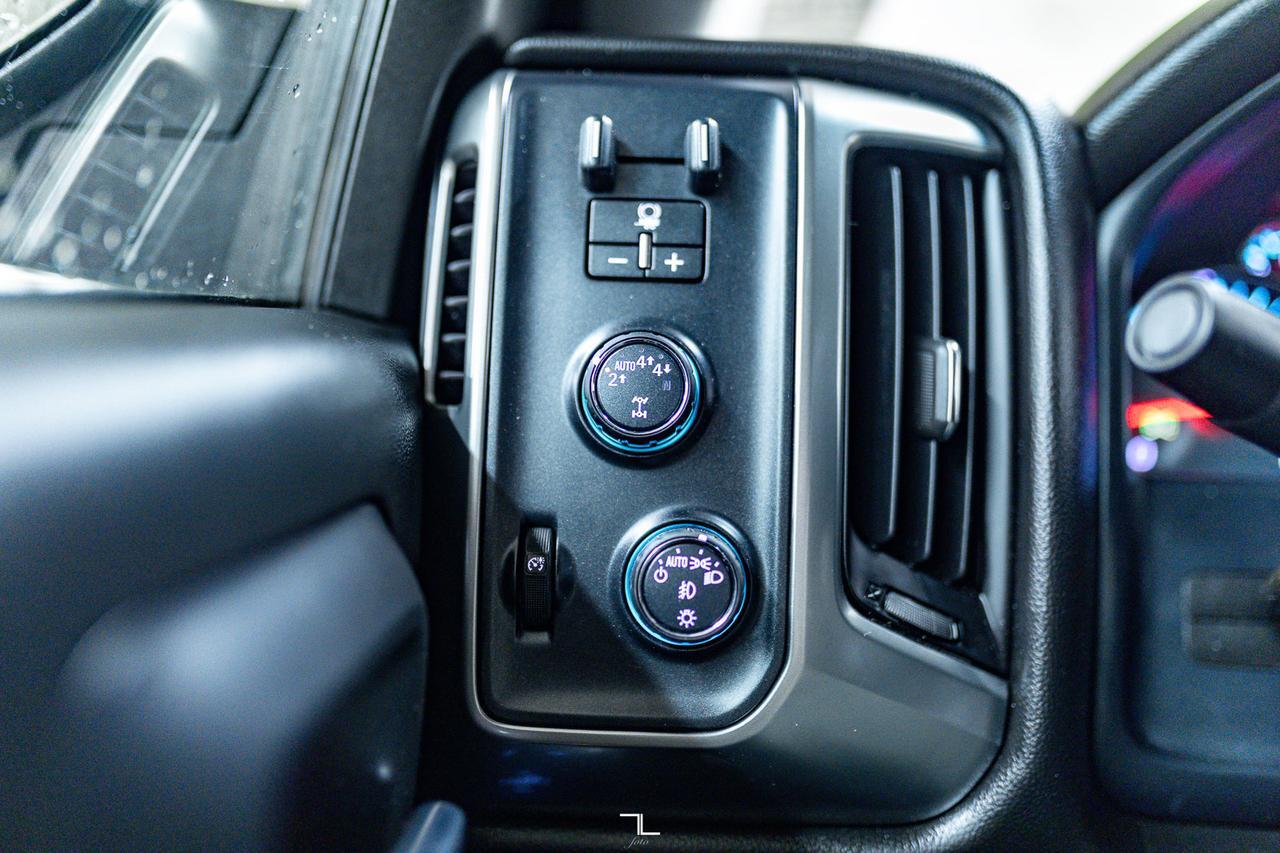 2017 Chevrolet Silverado 1500 4x4 Crew Cab LT Z71 True North PSeat BCam Red Deer AB