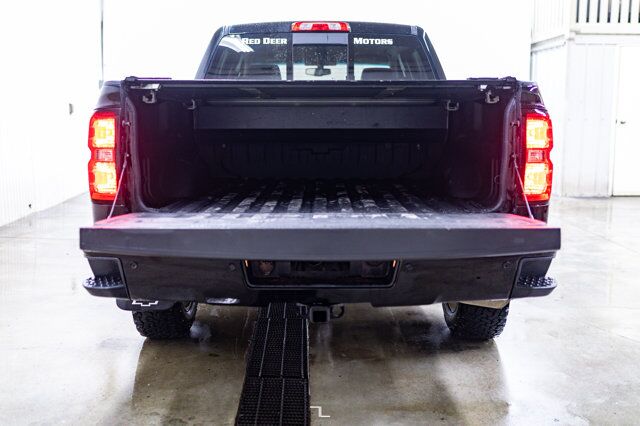 2017 Chevrolet Silverado 1500 4x4 Crew Cab LT Z71 True North PSeat BCam Red Deer AB