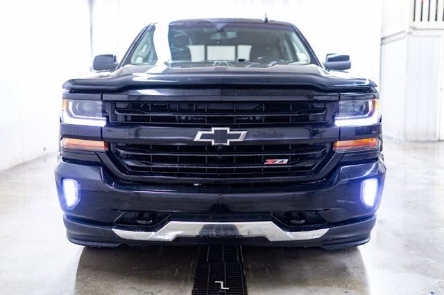 2017 Chevrolet Silverado 1500 4x4 Crew Cab LT Z71 True North PSeat BCam Red Deer AB