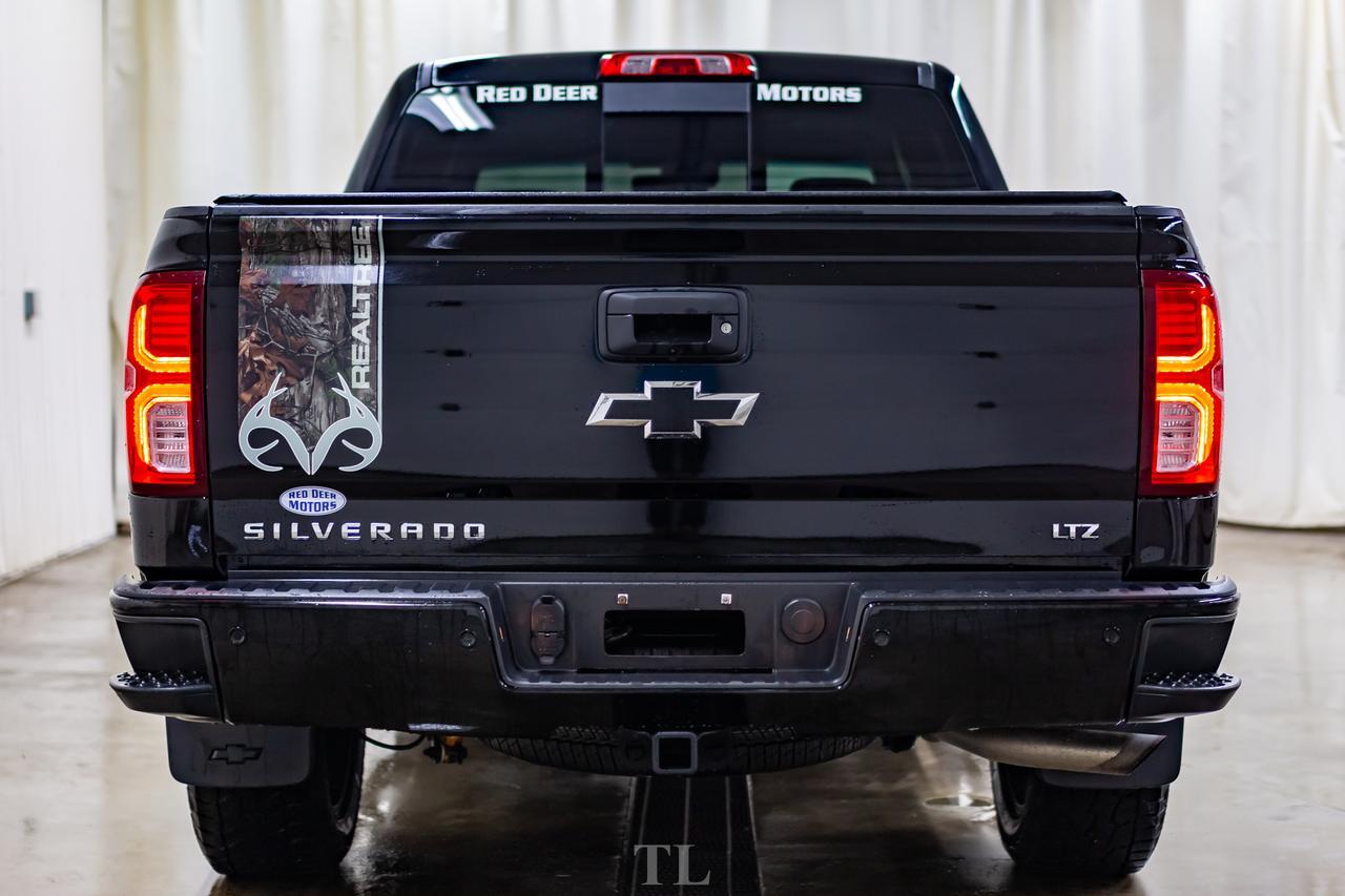 2017 Chevrolet Silverado 1500 4x4 Crew Cab LTZ Real Tree Leather Roof Nav Red Deer AB
