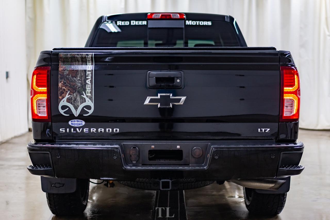 2017 Chevrolet Silverado 1500 4x4 Crew Cab LTZ Real Tree Leather Roof Nav Red Deer AB