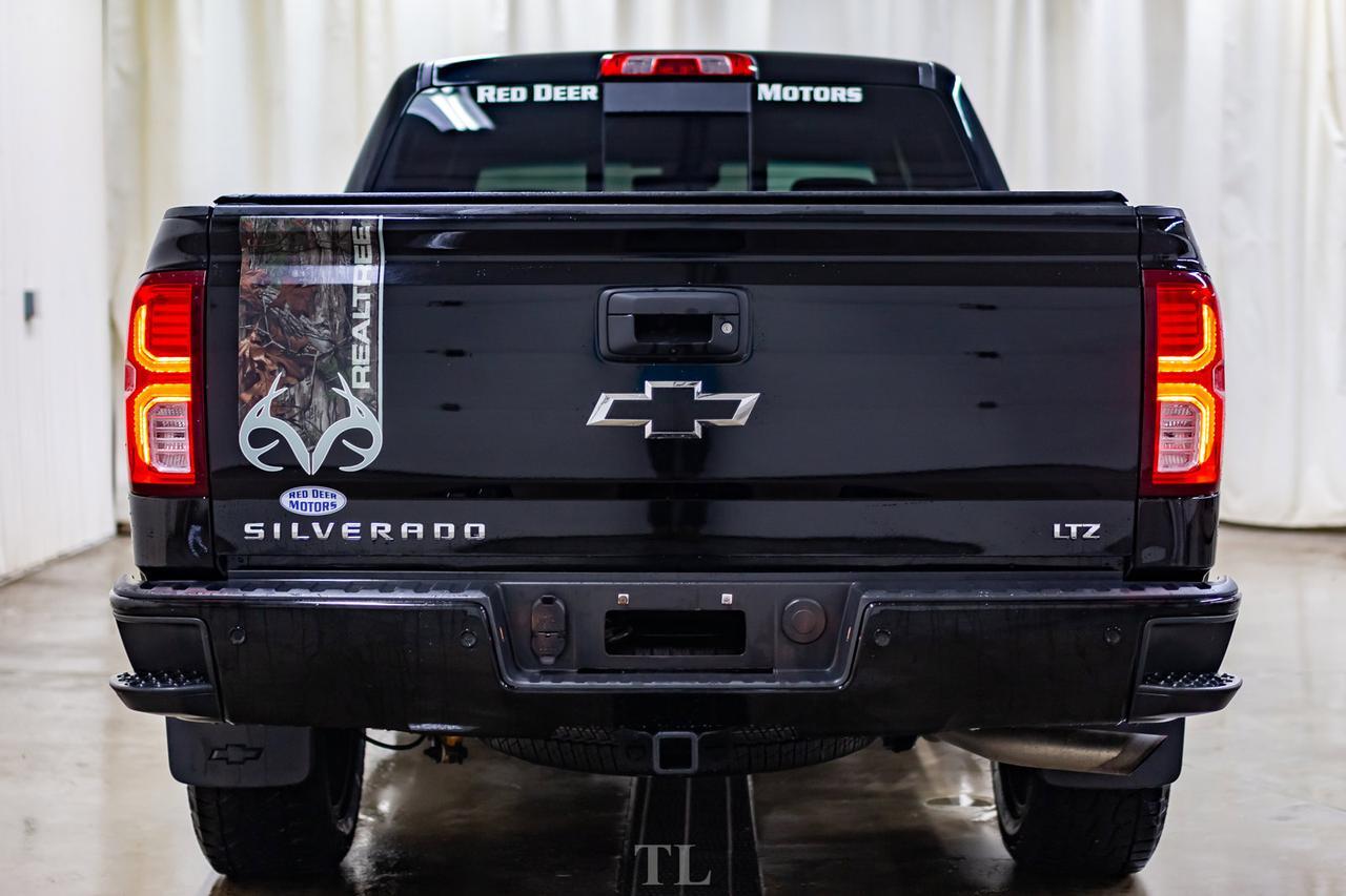 2017 Chevrolet Silverado 1500 4x4 Crew Cab LTZ Real Tree Leather Roof Nav Red Deer AB