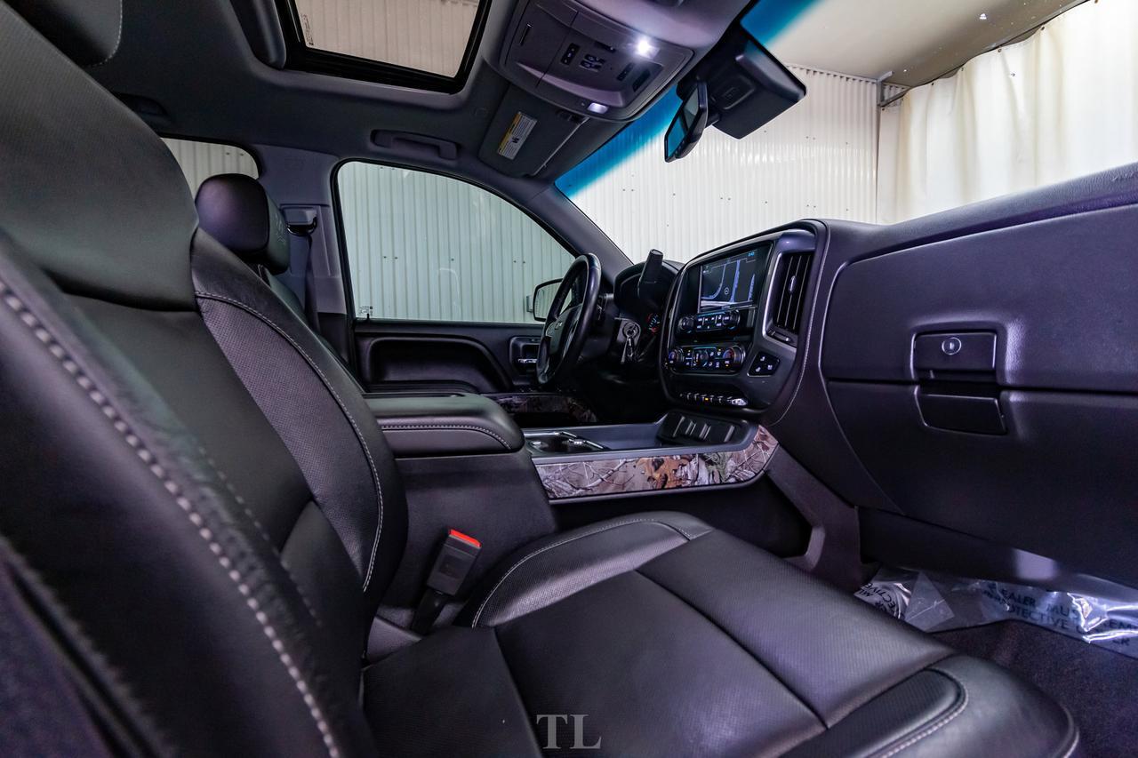 2017 Chevrolet Silverado 1500 4x4 Crew Cab LTZ Real Tree Leather Roof Nav Red Deer AB