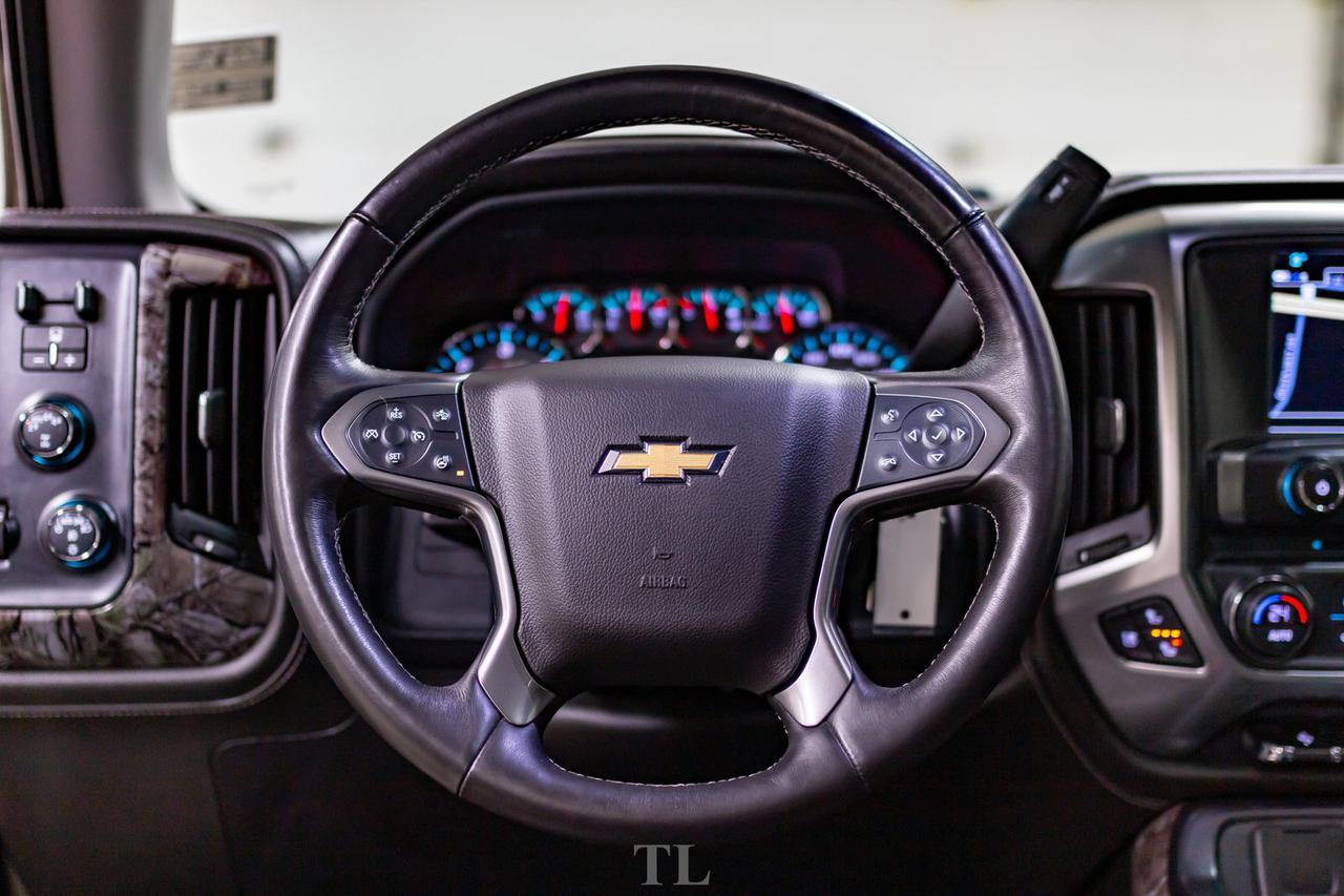 2017 Chevrolet Silverado 1500 4x4 Crew Cab LTZ Real Tree Leather Roof Nav Red Deer AB