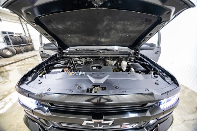 2017 Chevrolet Silverado 1500 4x4 Crew Cab LTZ Z71 Leather Roof Nav 6&quot; Lift Red Deer AB