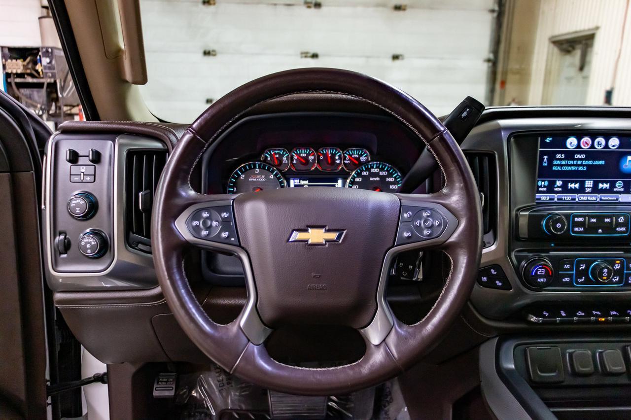 2017 Chevrolet Silverado 1500 4x4 Crew Cab LTZ Z71 Leather Roof Nav BCam Red Deer AB