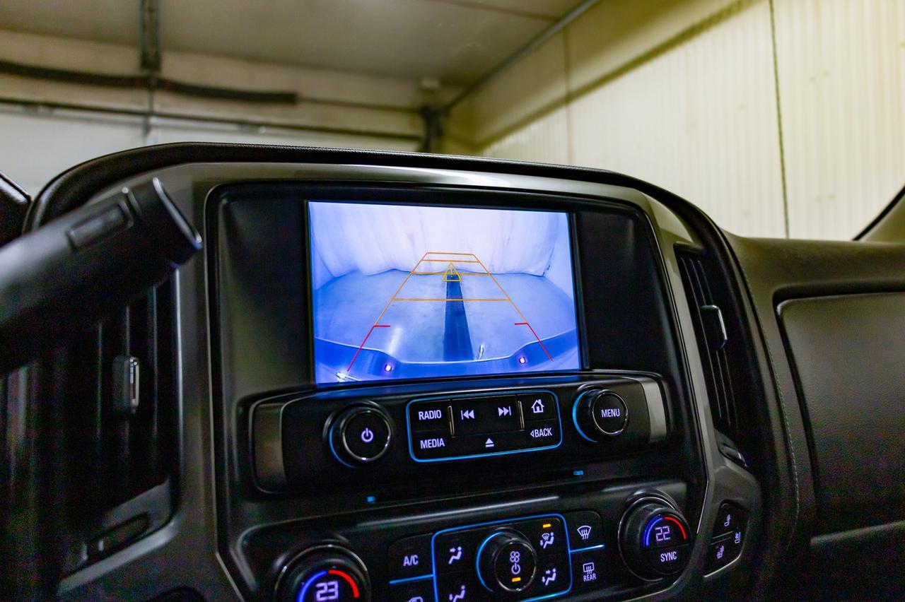 2017 Chevrolet Silverado 1500 4x4 Crew Cab LTZ Z71 Leather Roof Nav BCam Red Deer AB