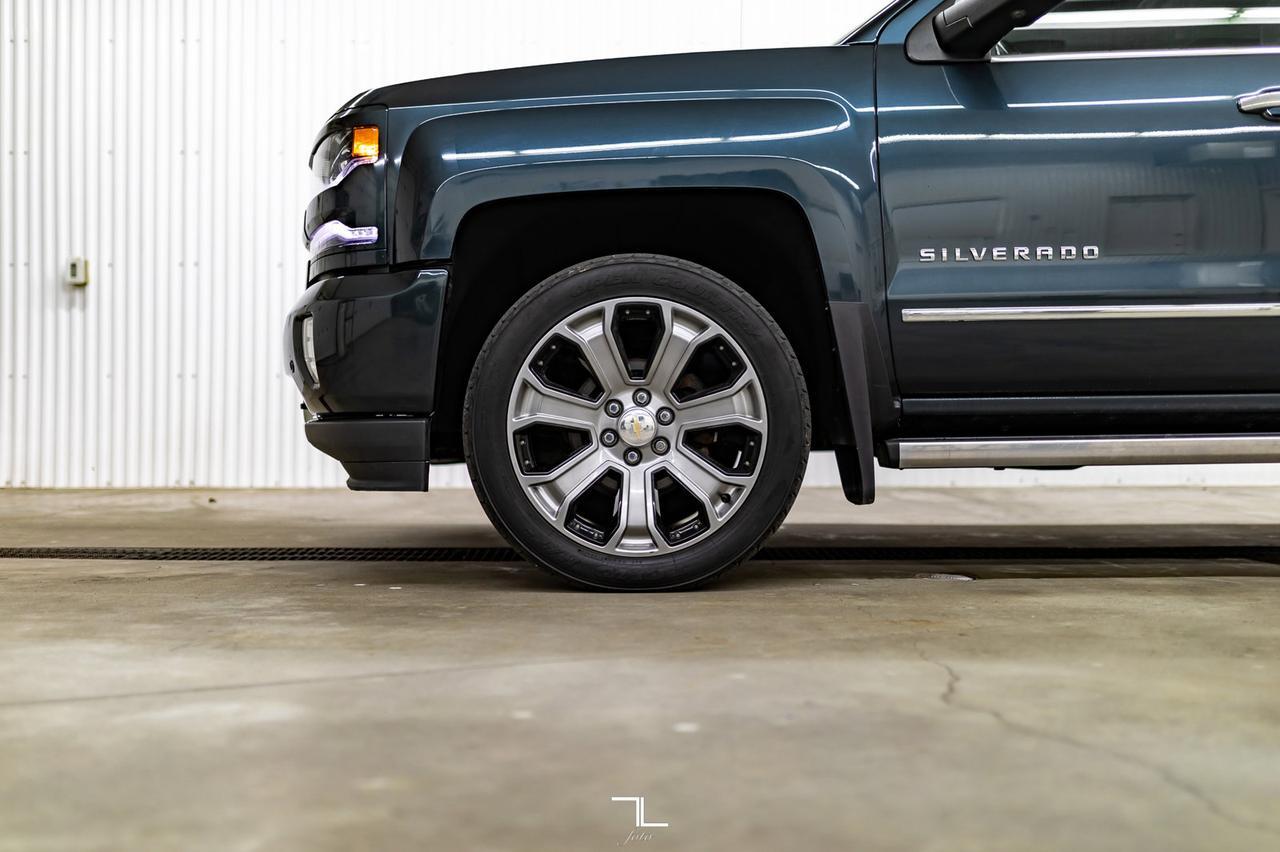 2017 Chevrolet Silverado 1500 4x4 Crew Cab LTZ Z71 Leather Roof Nav Red Deer AB