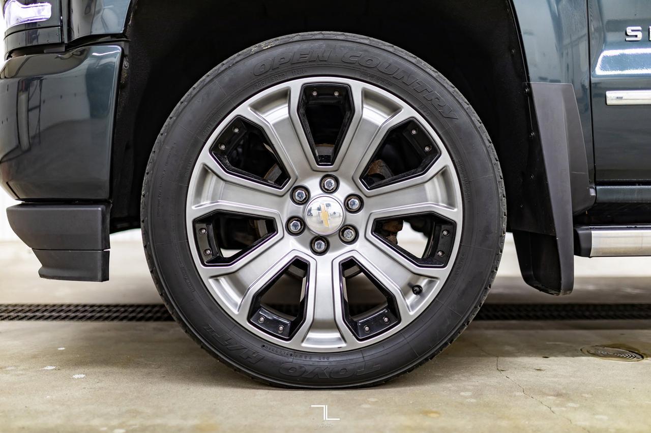 2017 Chevrolet Silverado 1500 4x4 Crew Cab LTZ Z71 Leather Roof Nav Red Deer AB