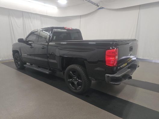 2017 Chevrolet Silverado 1500 Custom Extended Cab Medium Bed 1CX